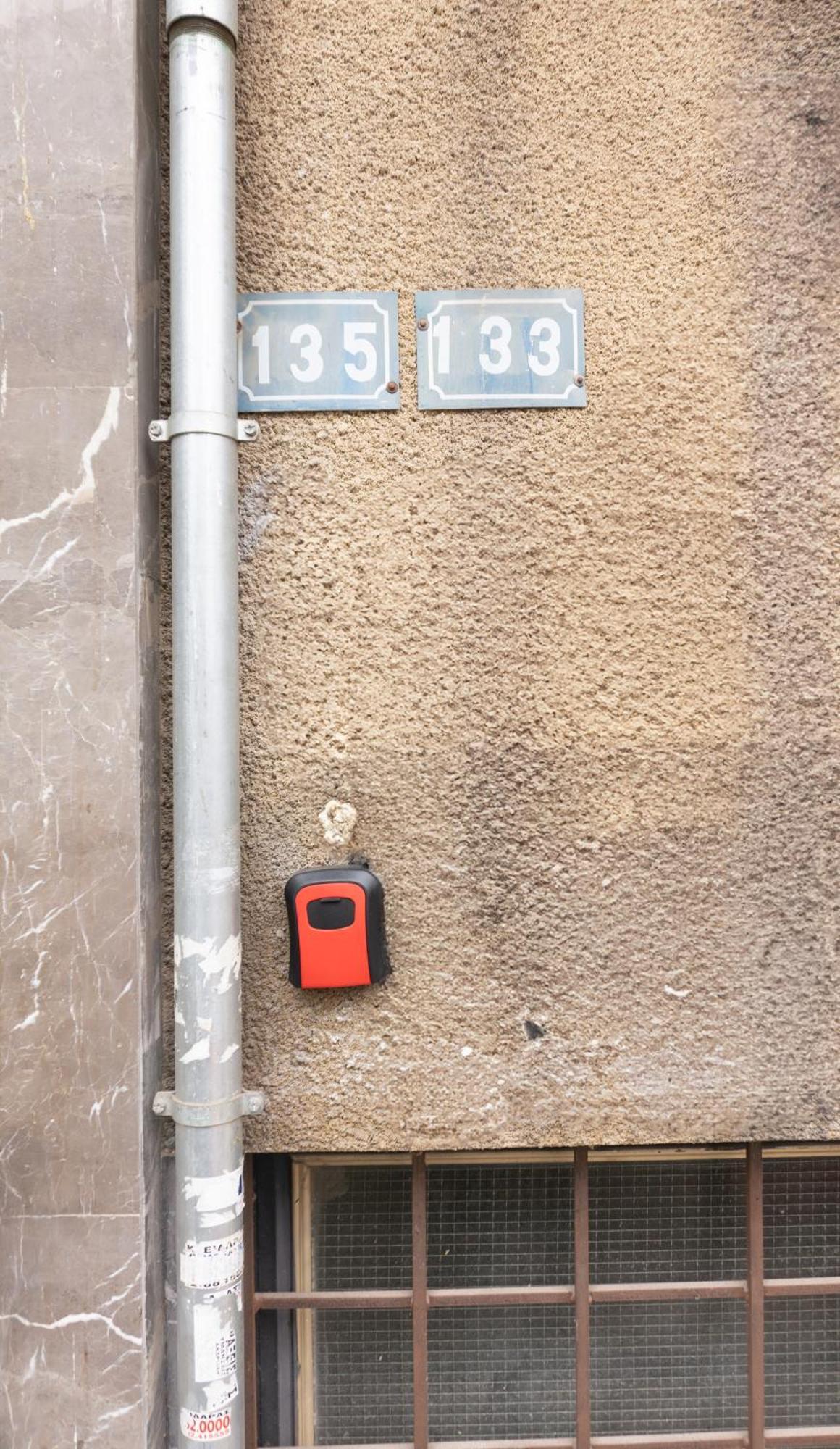 50 Steps Metro Kato Patisia Renovated Athens Apt Екстериор снимка